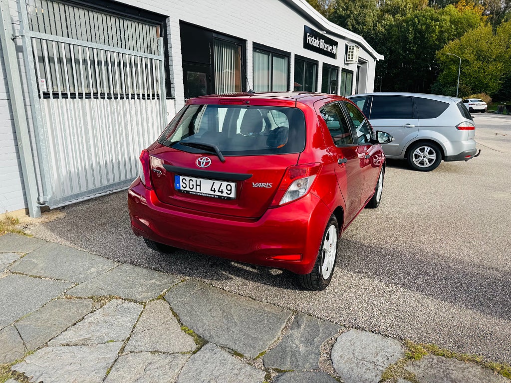 Toyota Yaris 2012 - miniatyr 3