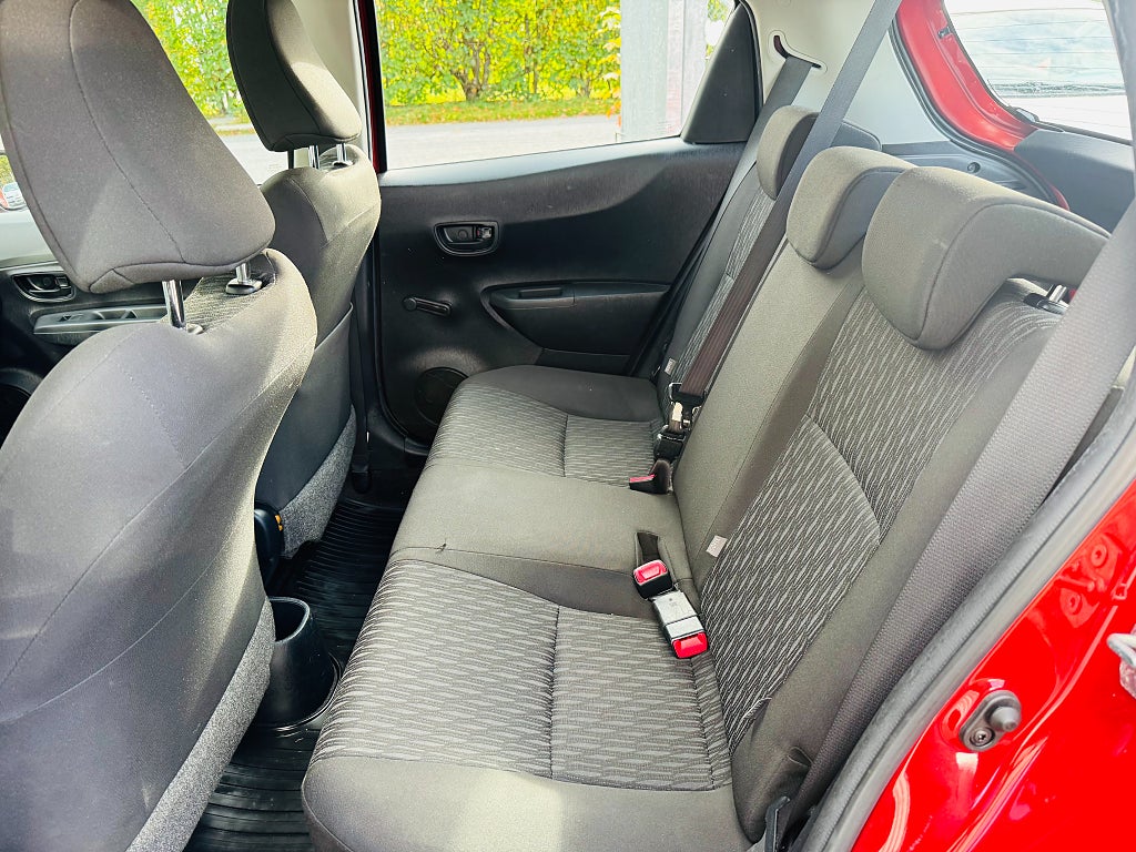 Toyota Yaris 2012 - miniatyr 7