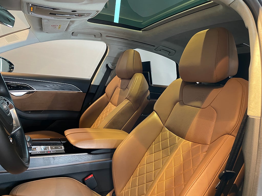 Audi A8 2018 - miniatyr 12