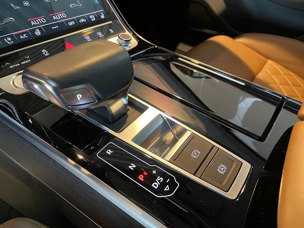 Audi A8 2018 - miniatyr 14