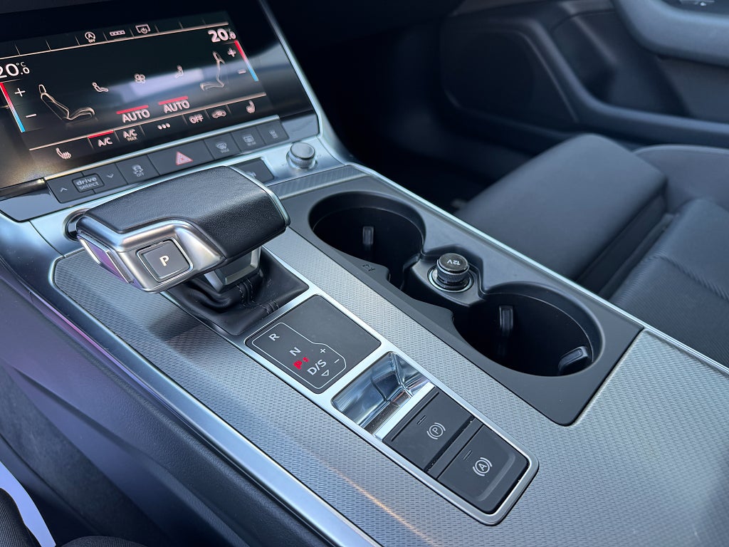 Audi A6 2021 - miniatyr 12