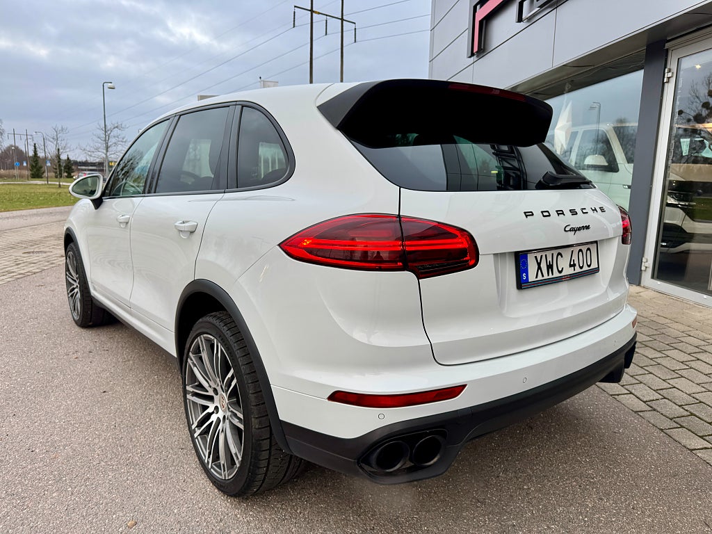 Porsche Cayenne 2016 - miniatyr 3