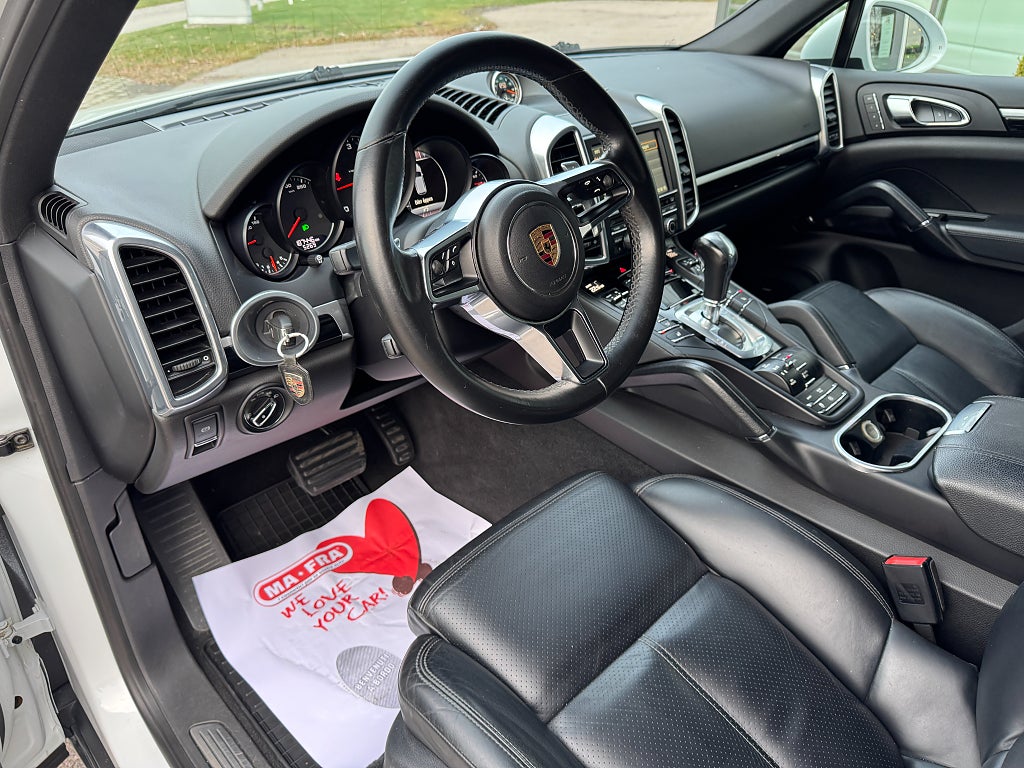 Porsche Cayenne 2016 - miniatyr 10
