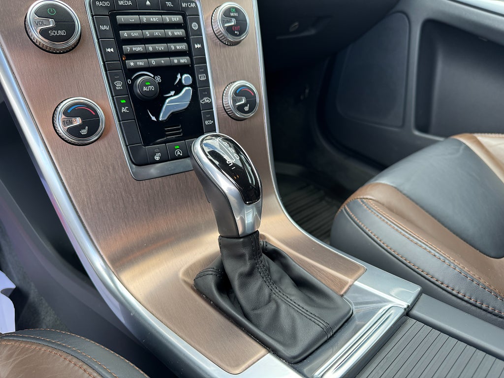 Volvo XC60 2015 - miniatyr 12