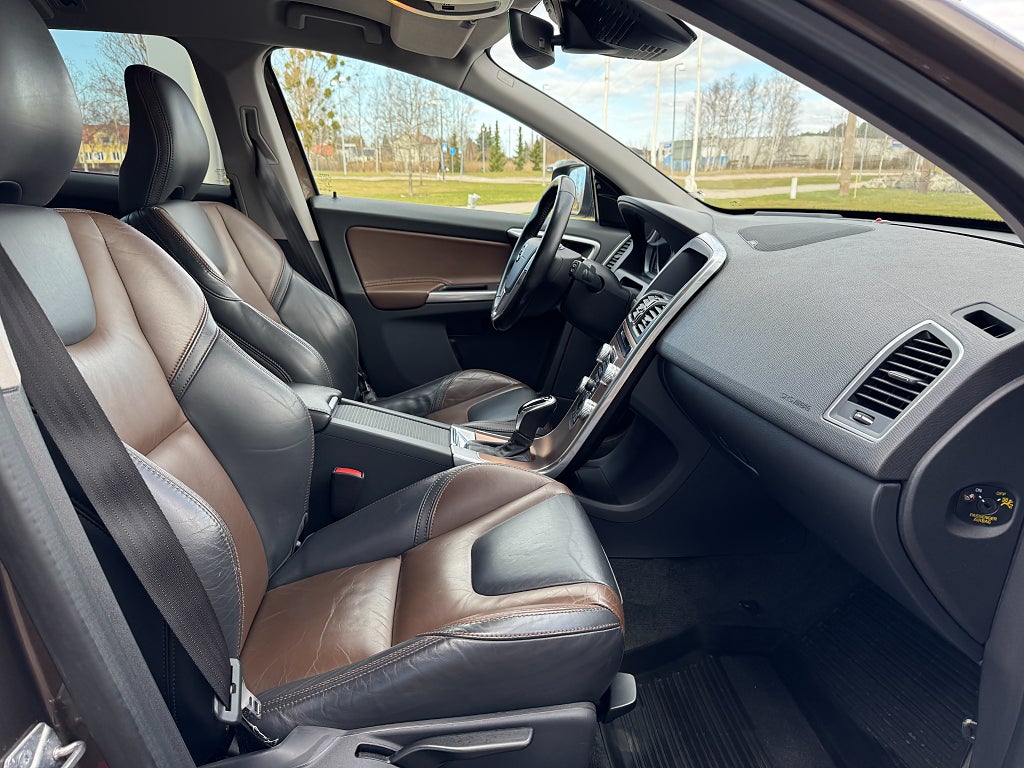 Volvo XC60 2015 - miniatyr 13