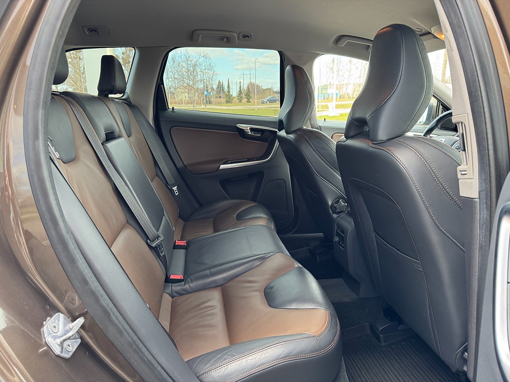 Volvo XC60 2015 - miniatyr 16