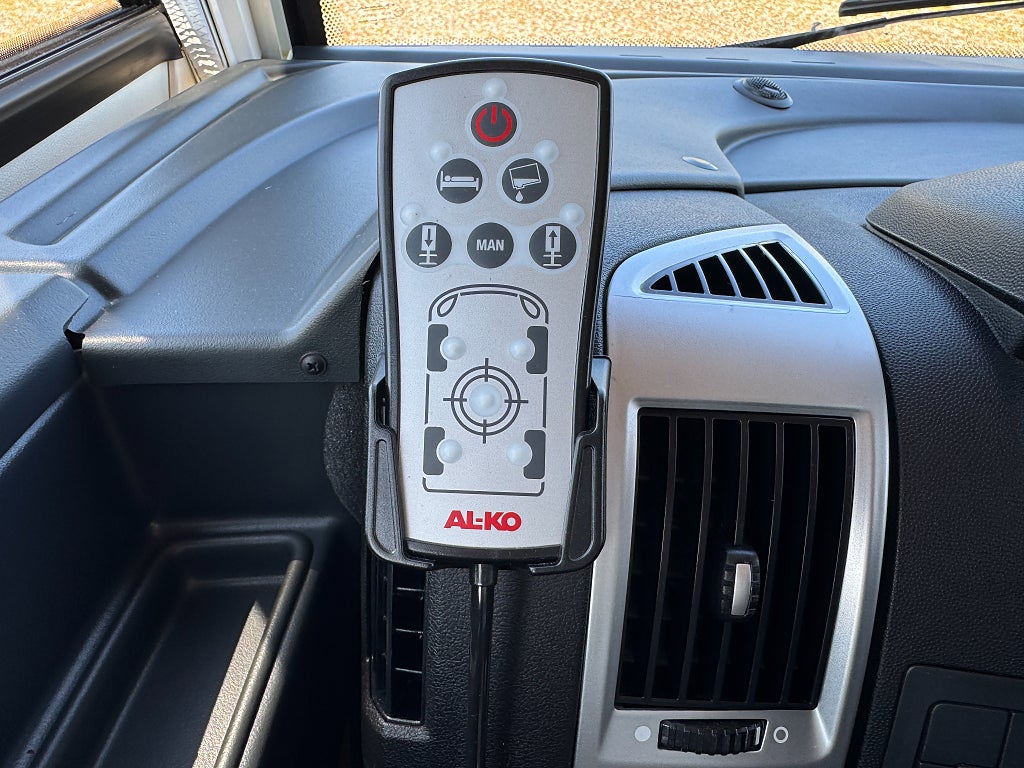 Bürstner Elegance I 840 Hydraulben AC Automat Solcell 177hk 2018 - miniatyr 11