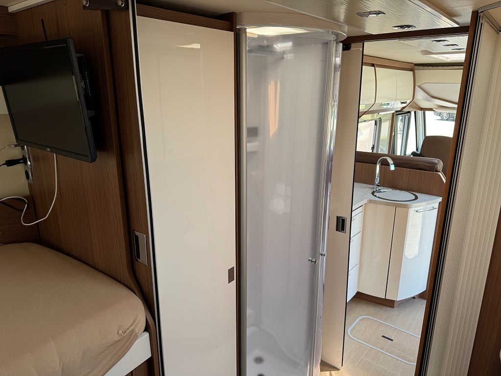Bürstner Elegance I 840 Hydraulben AC Automat Solcell 177hk 2018 - miniatyr 16