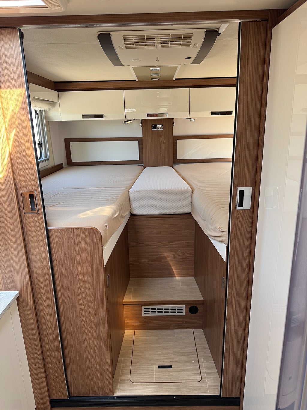 Bürstner Elegance I 840 Hydraulben AC Automat Solcell 177hk 2018 - miniatyr 17