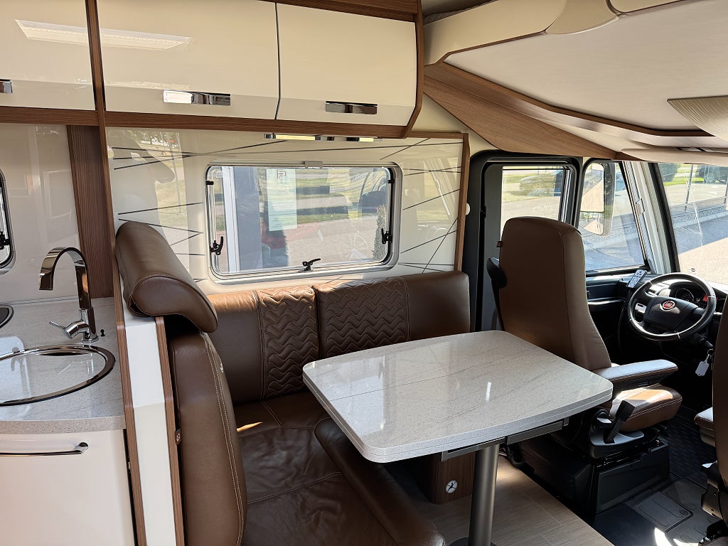 Bürstner Elegance I 840 Hydraulben AC Automat Solcell 177hk 2018 - miniatyr 9