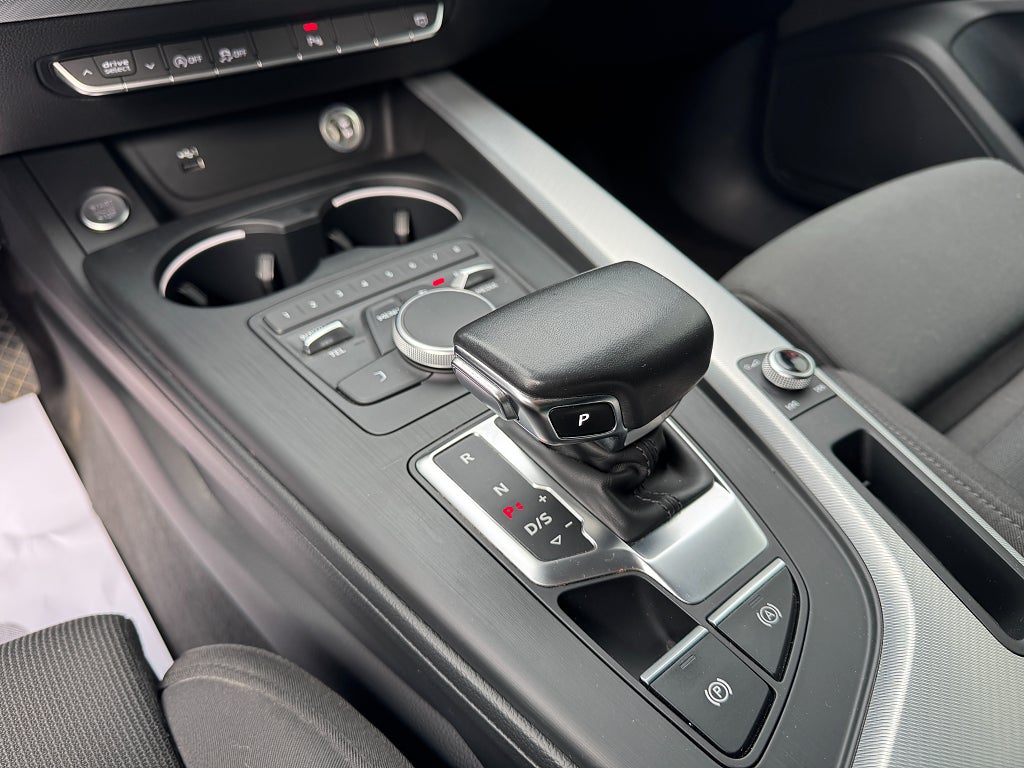 Audi A4 2019 - miniatyr 11