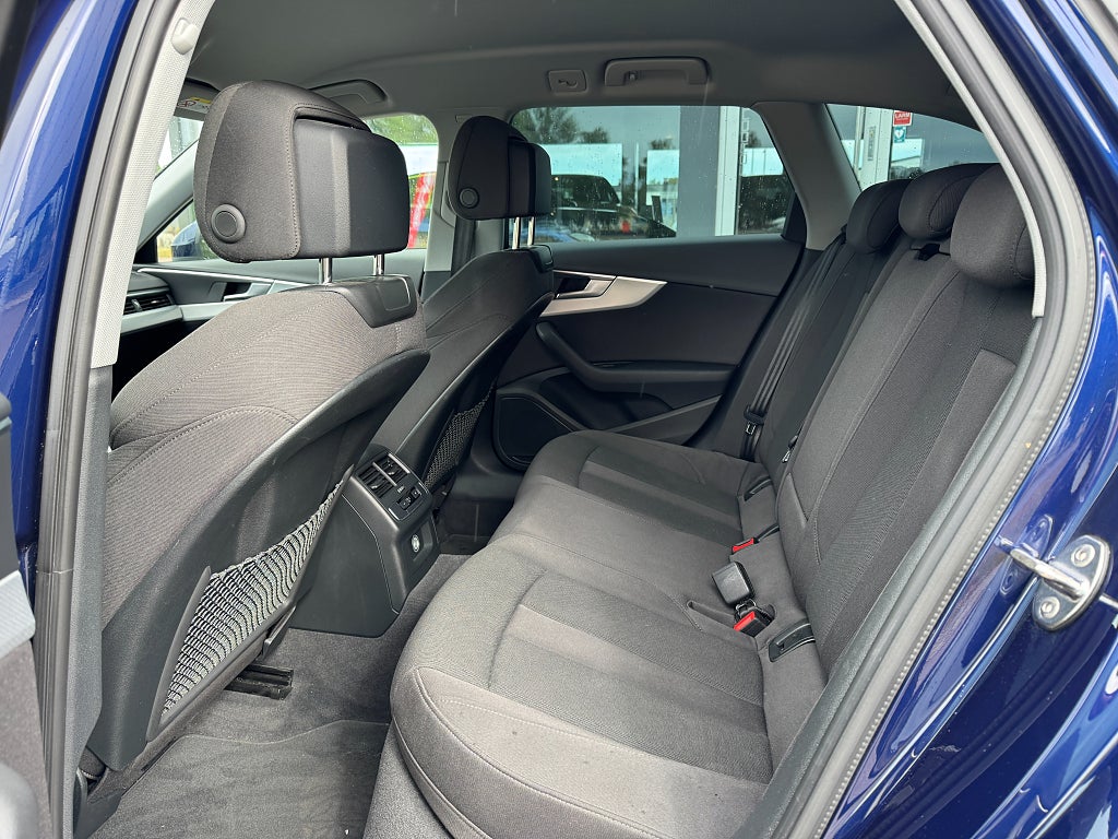 Audi A4 2019 - miniatyr 17