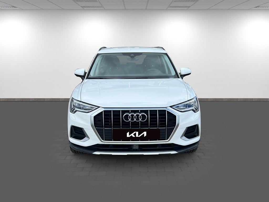 Audi Q3 2021 - miniatyr 2