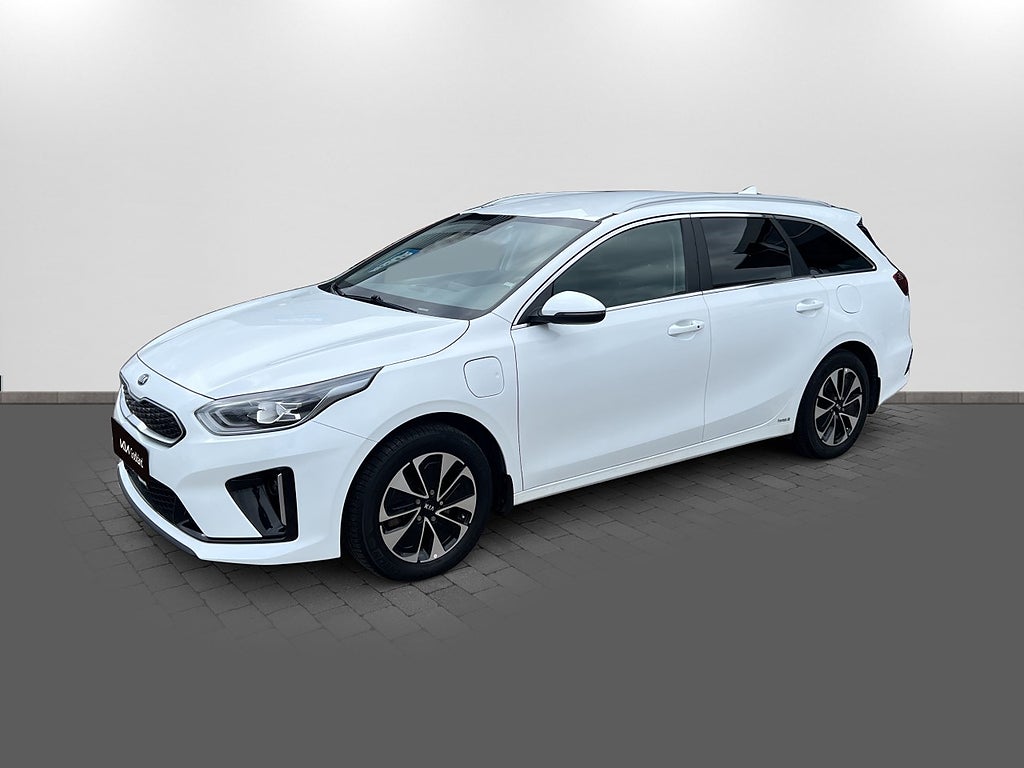Kia Ceed 2021 - bild 1 av 18