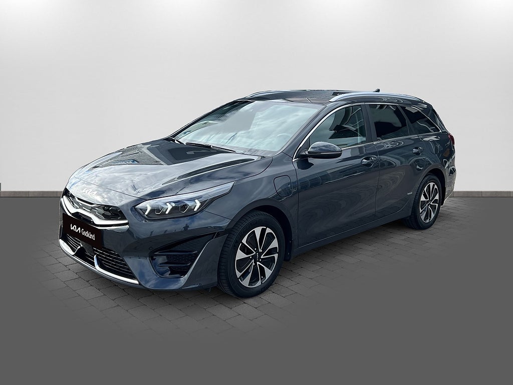 Kia Ceed 2023 - bild 1 av 18