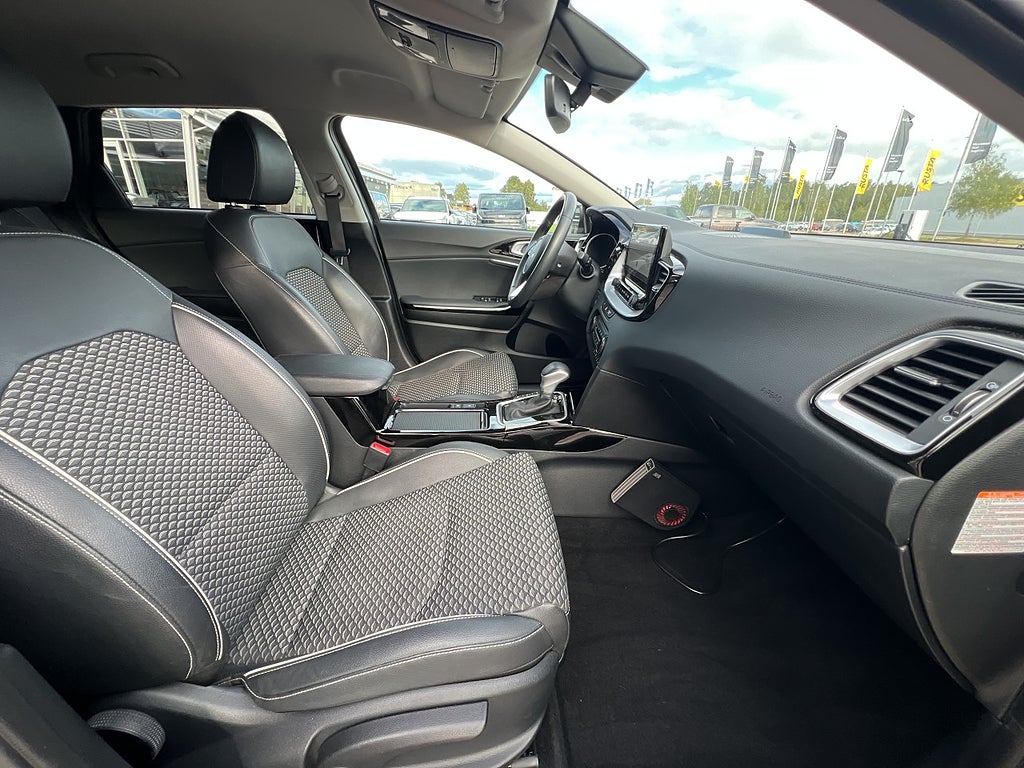 Kia Ceed 2023 - miniatyr 16
