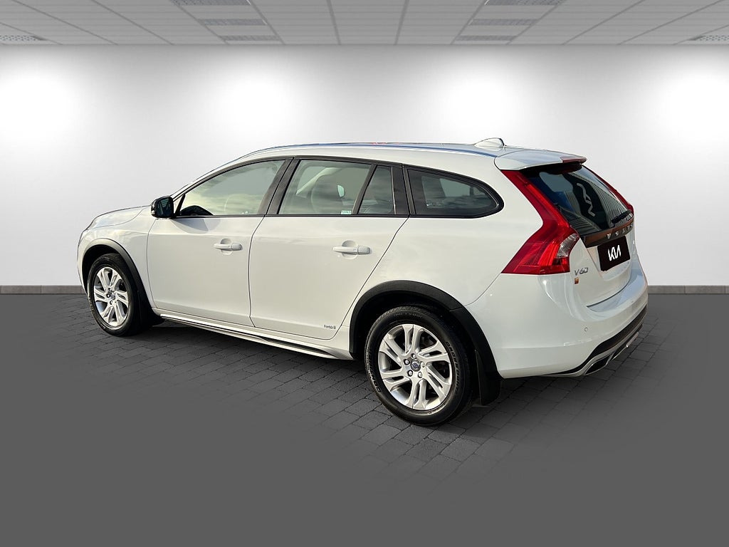 Volvo V60 Cross Country 2016 - miniatyr 6