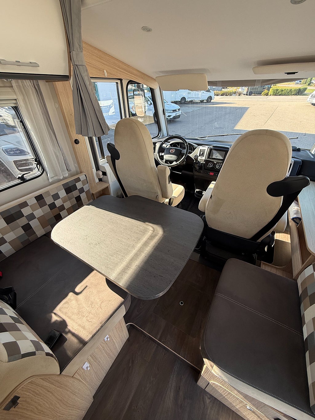 Sunlight Capron I69 2018 - miniatyr 11