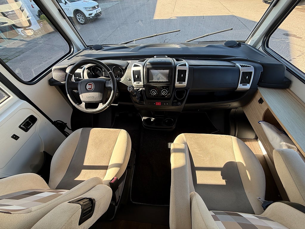 Sunlight Capron I69 2018 - miniatyr 12