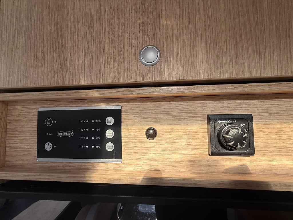 Sunlight Capron I69 2018 - miniatyr 22