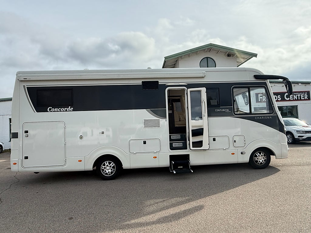 Concorde Charisma 850 L Swedish Edition Långbäddar, 4500 mil, välvårdad l