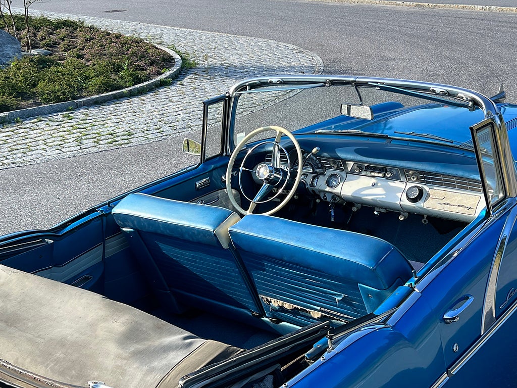 Pontiac Starchief 1956 - miniatyr 9