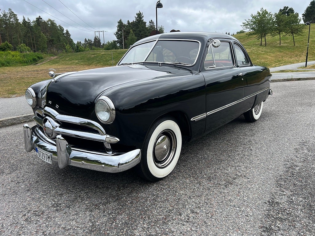 Ford Custom 1949 - bild 1 av 12