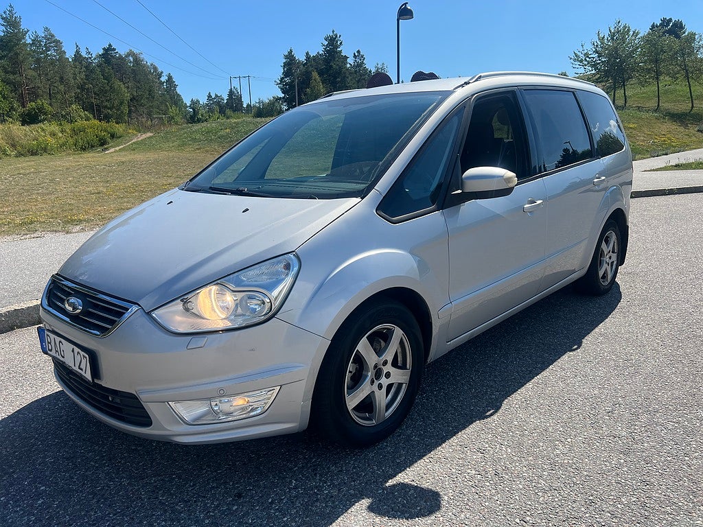Ford Galaxy 2011 - bild 1 av 10