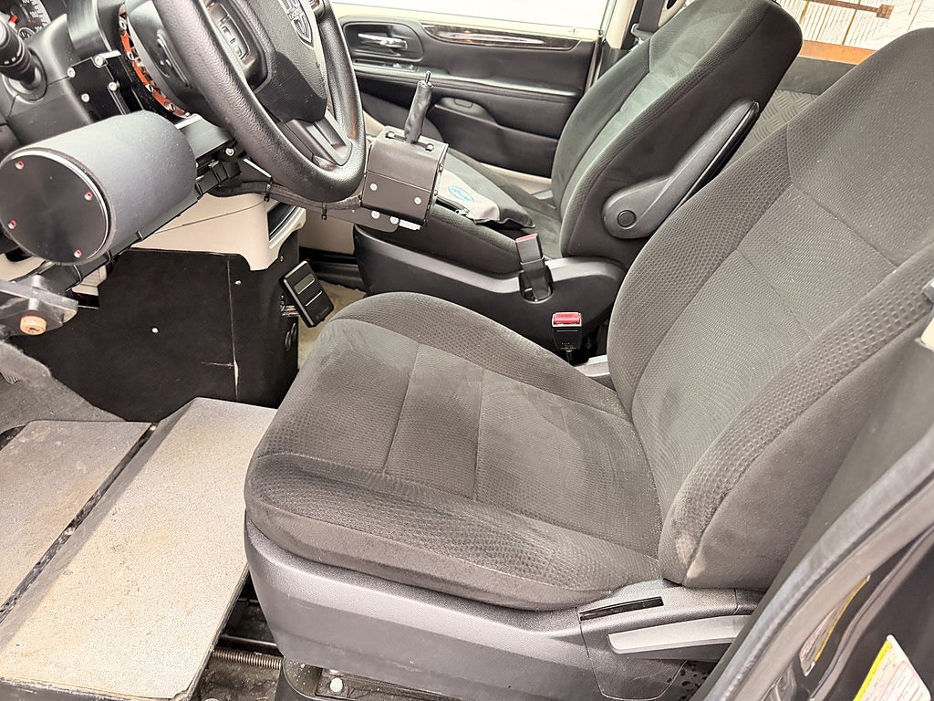 Dodge Grand Caravan 2012 - miniatyr 12