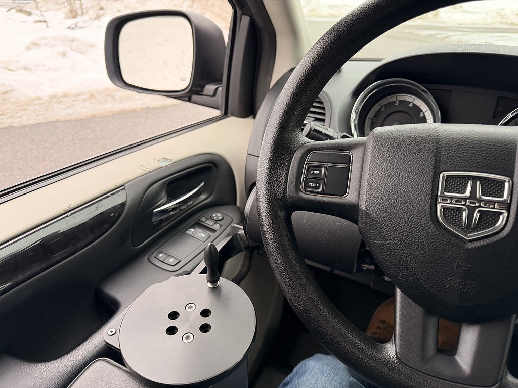 Dodge Grand Caravan 2012 - miniatyr 13