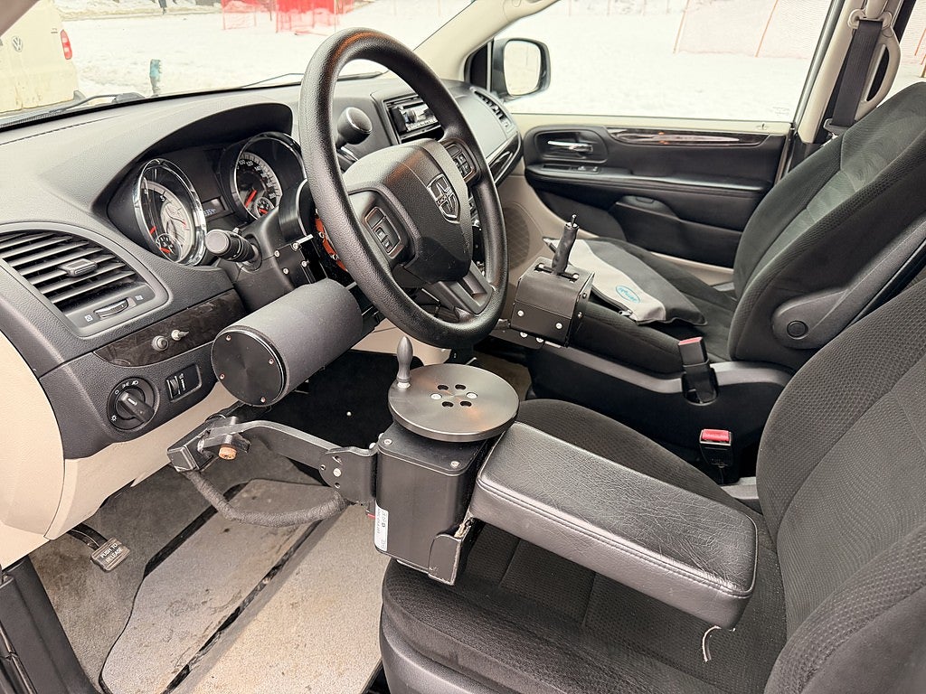 Dodge Grand Caravan 2012 - miniatyr 14