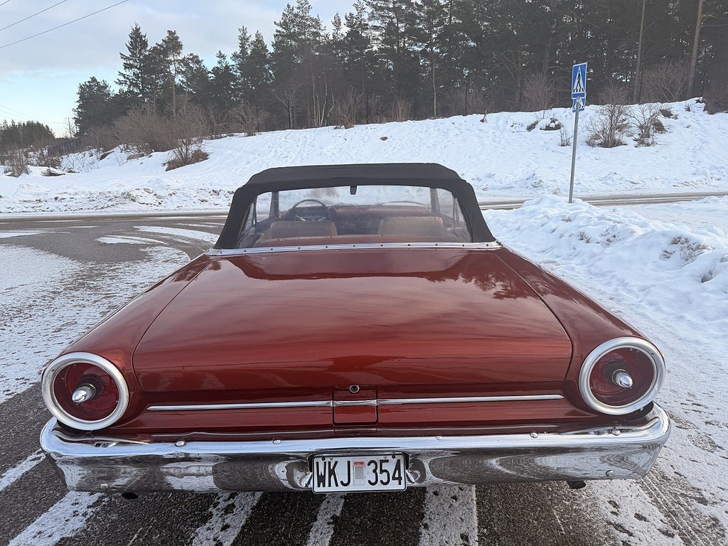 Ford Galaxie 1963 - miniatyr 4