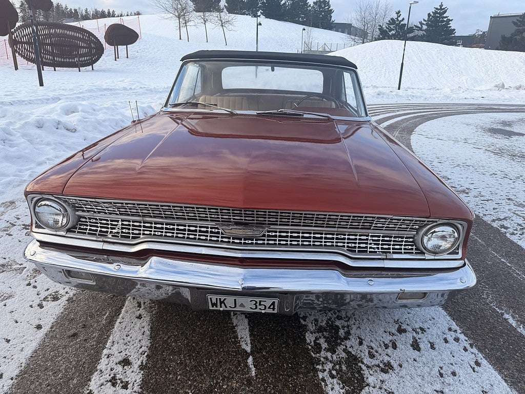Ford Galaxie 1963 - miniatyr 7