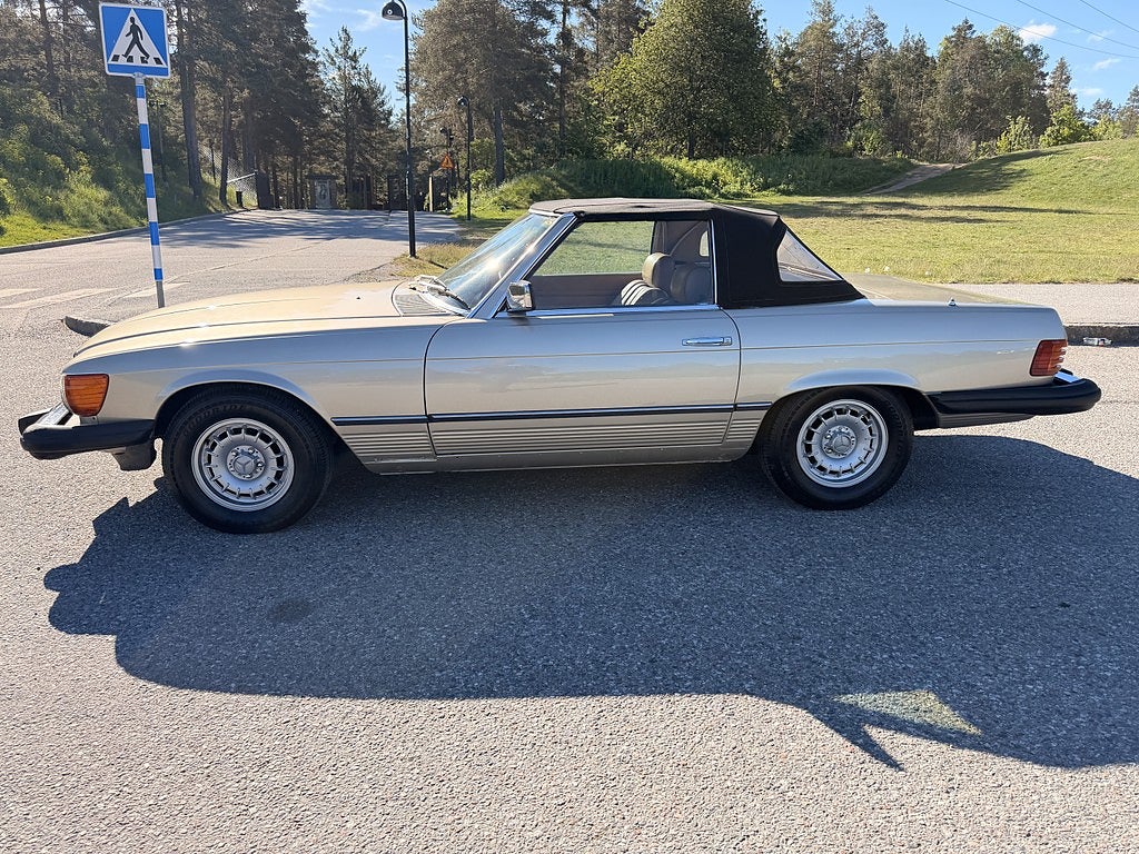 Mercedes-Benz SL 1981 - miniatyr 2