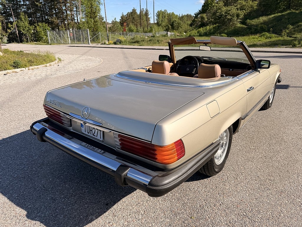 Mercedes-Benz SL 1981 - miniatyr 4