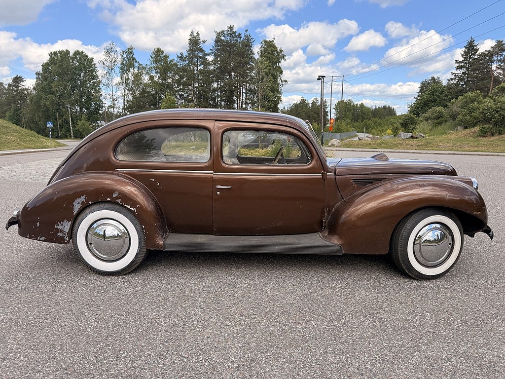 Ford Super Deluxe 1939 - miniatyr 8