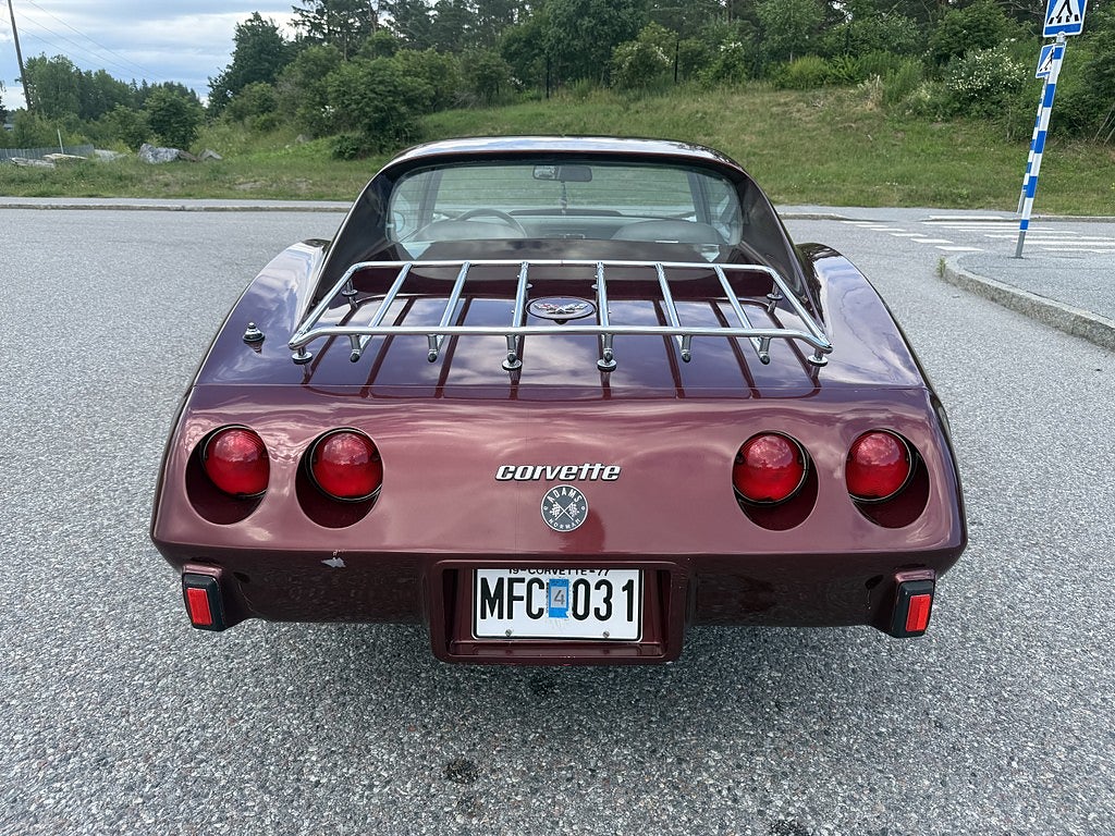 Chevrolet Corvette 1977 - miniatyr 3