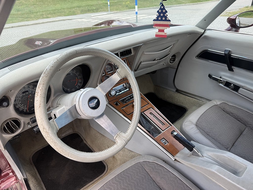 Chevrolet Corvette 1977 - miniatyr 6