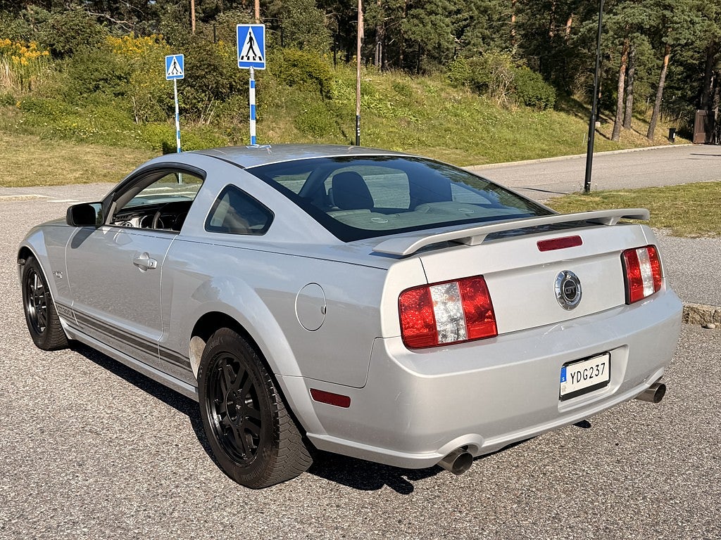 Ford Mustang 2007 - miniatyr 3