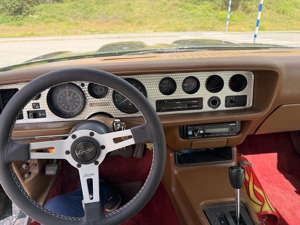 Pontiac Firebird 1976 - miniatyr 11