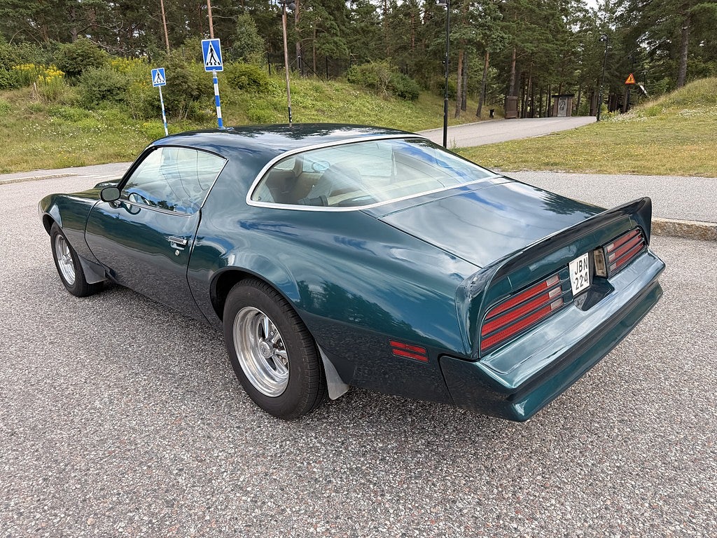 Pontiac Firebird 1976 - miniatyr 3