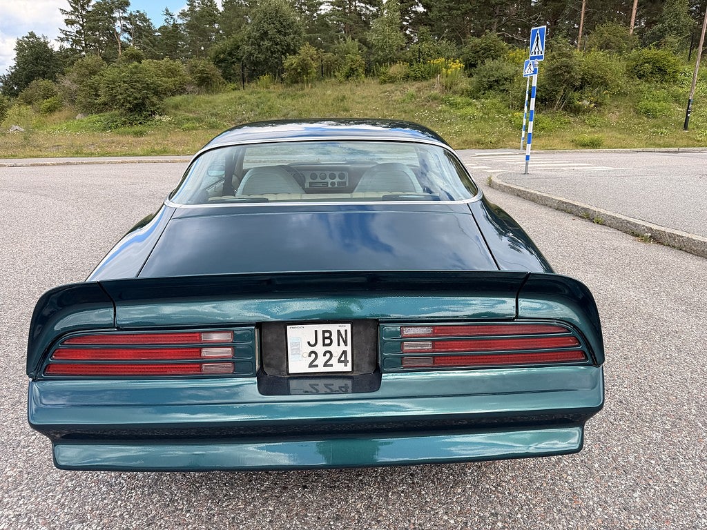 Pontiac Firebird 1976 - miniatyr 4