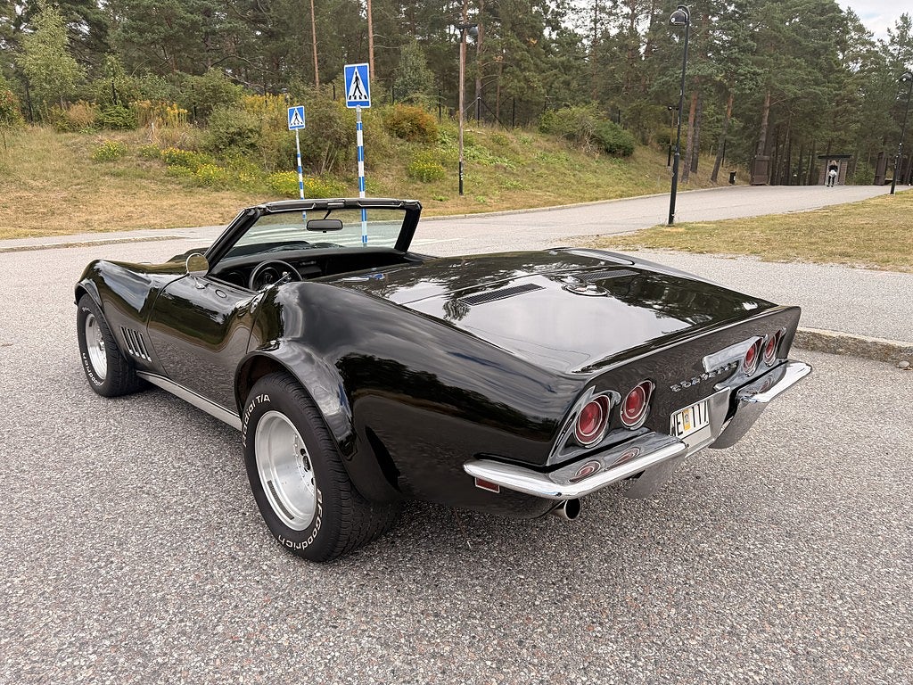 Chevrolet Corvette 1968 - miniatyr 3