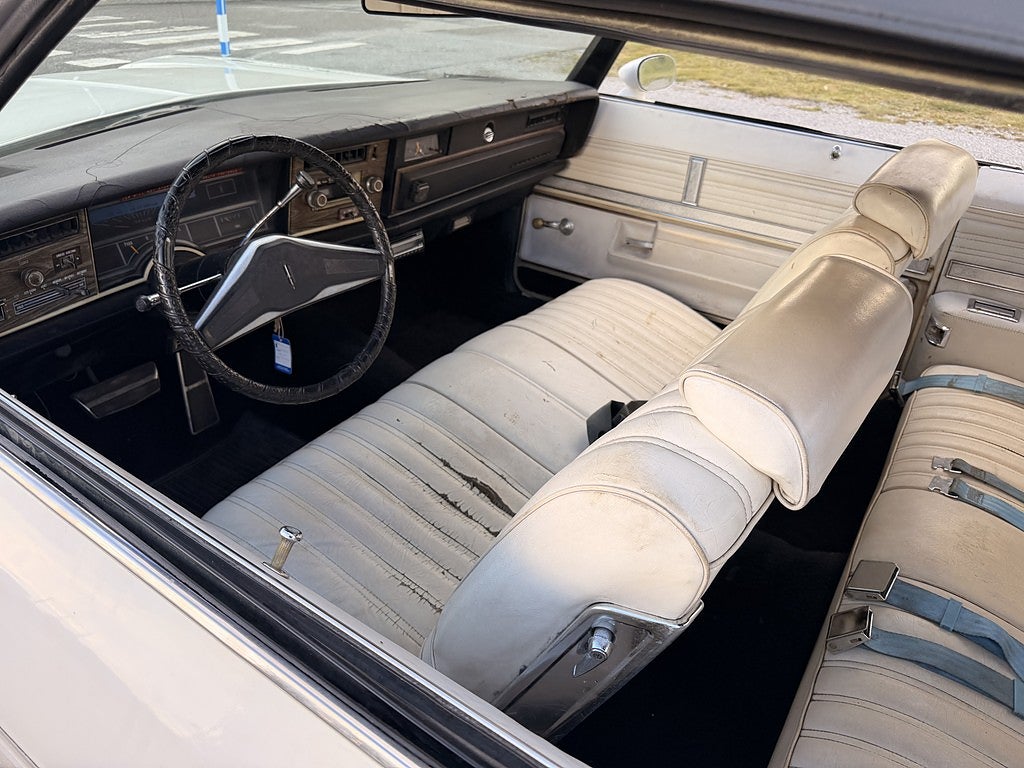 Oldsmobile Delta 1974 - miniatyr 10