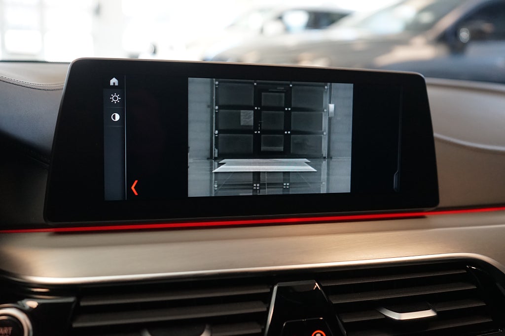 BMW M550 2018 - miniatyr 10