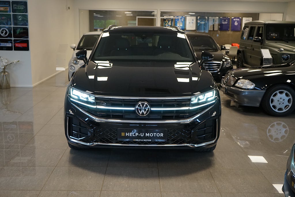 Volkswagen Touareg 2024 - miniatyr 2
