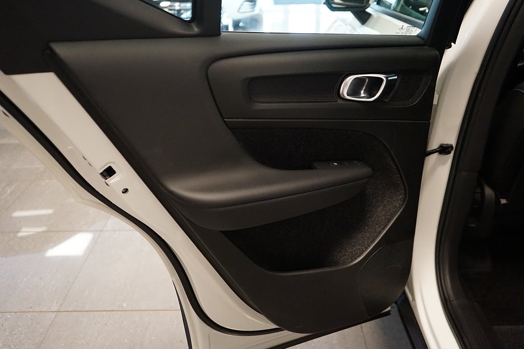 Volvo XC40 2019 - miniatyr 16