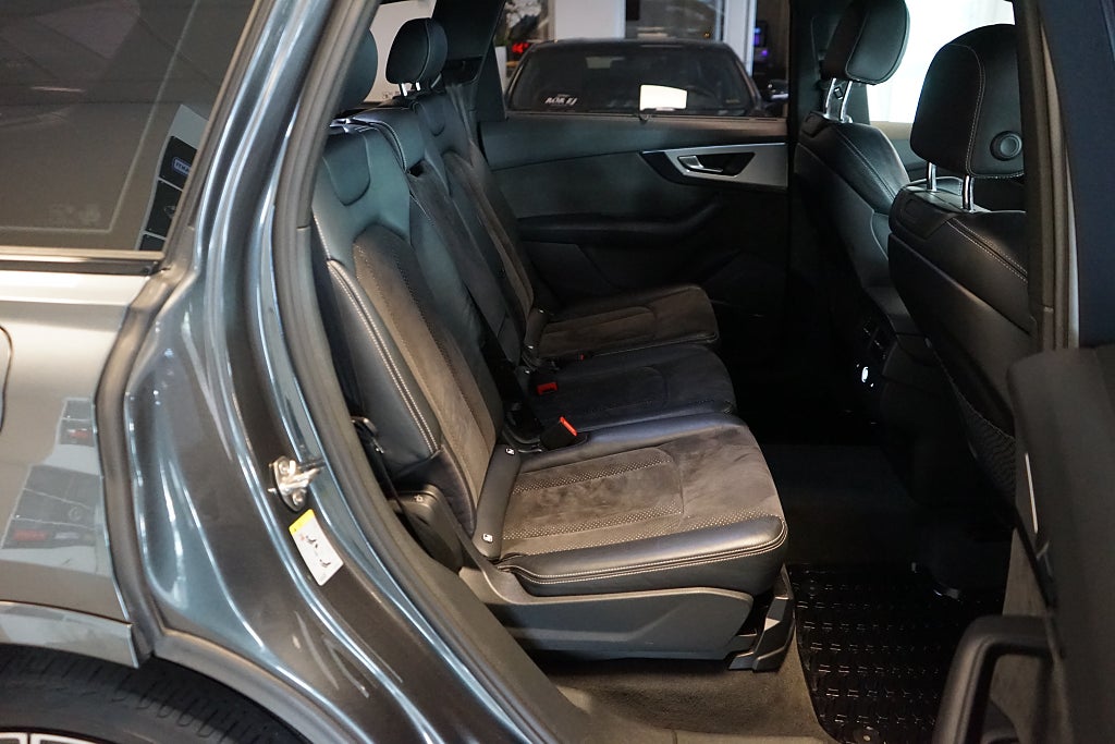 Audi Q7 2018 - miniatyr 18