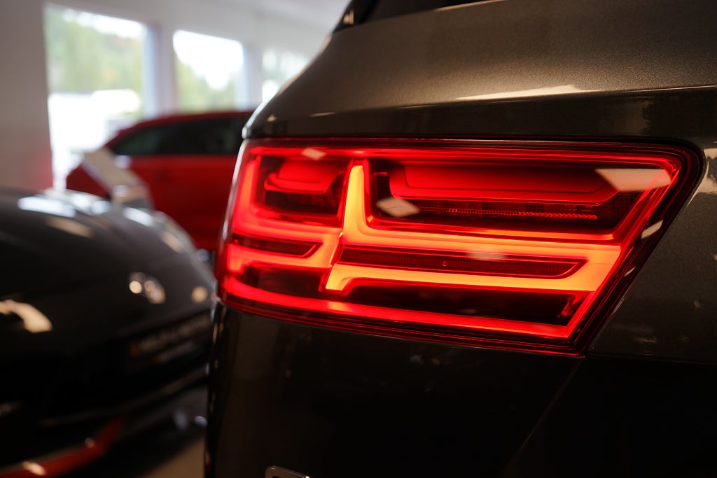 Audi Q7 2018 - miniatyr 23