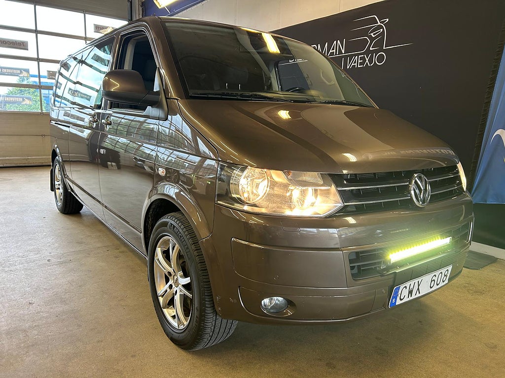 Volkswagen Multivan 2012 - miniatyr 2